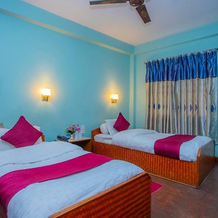 Spot On 445 New Hotel Natureland Pokhara Exterior photo