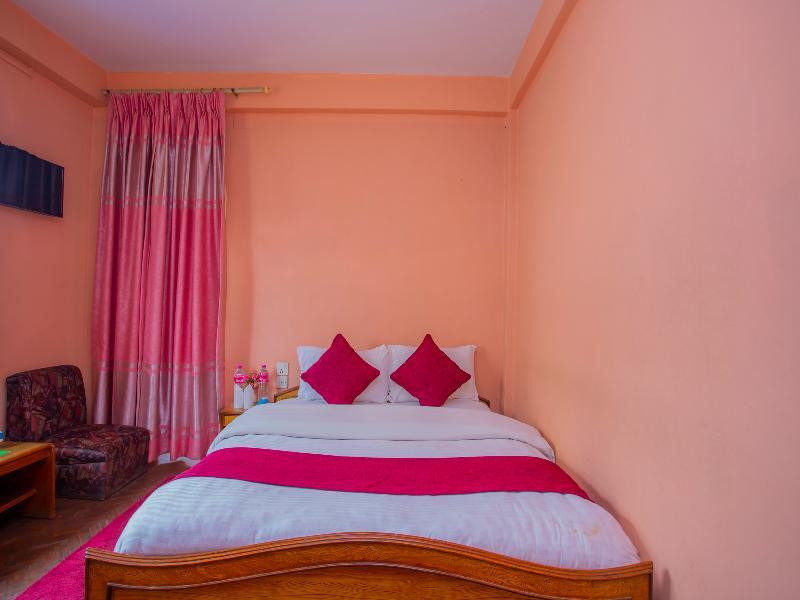 Spot On 445 New Hotel Natureland Pokhara Exterior photo